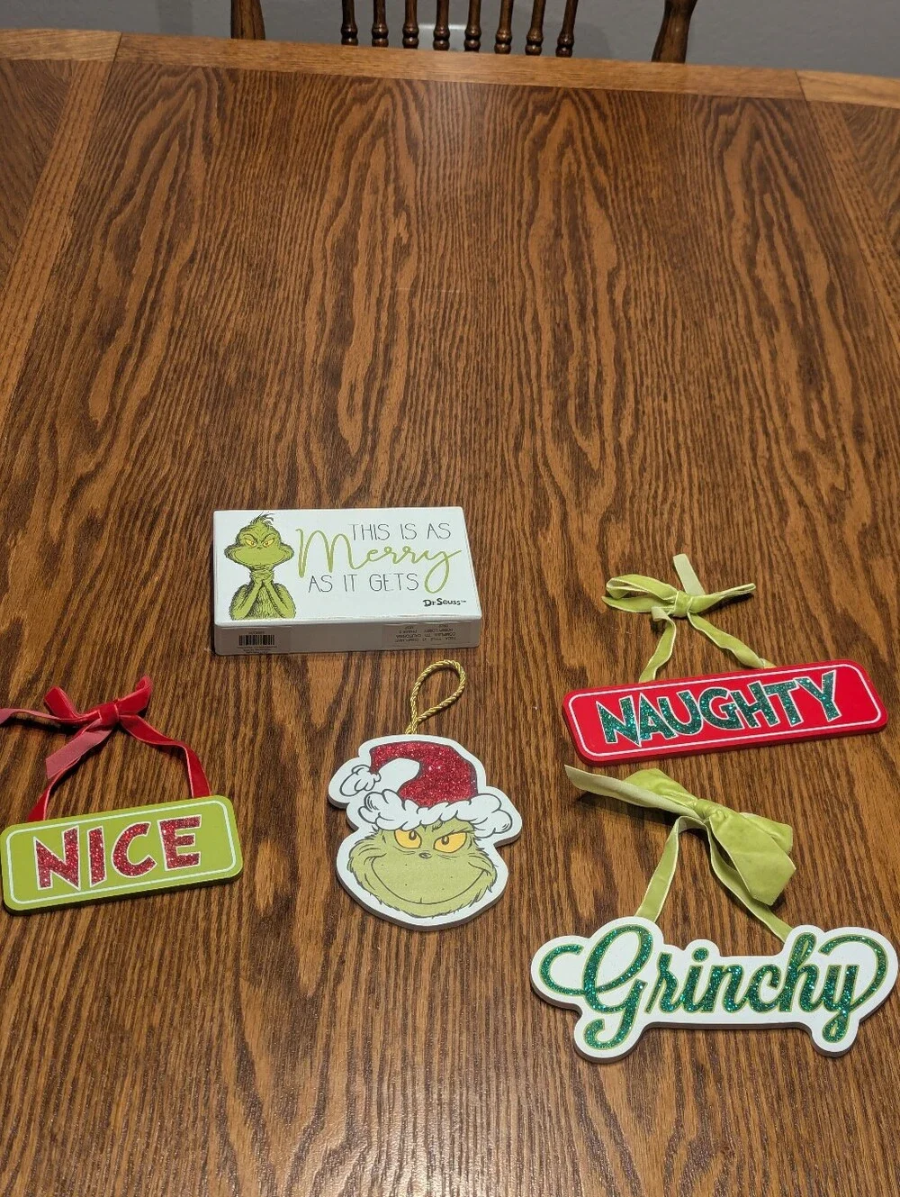 Grinch Christmas Decor Set Of 5 Items Like New!